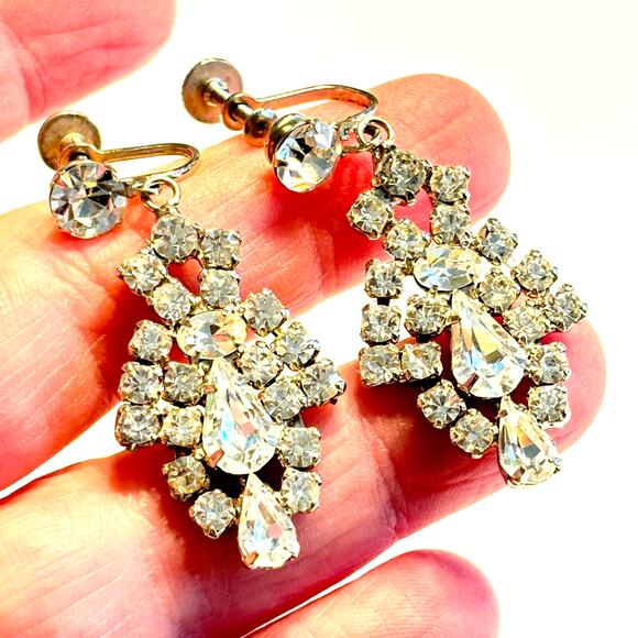 Vintage screw back earrings dramatic silver & clear crystal drop & dangle style - Picture 6 of 7